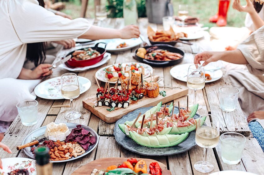 how to throw a wine party